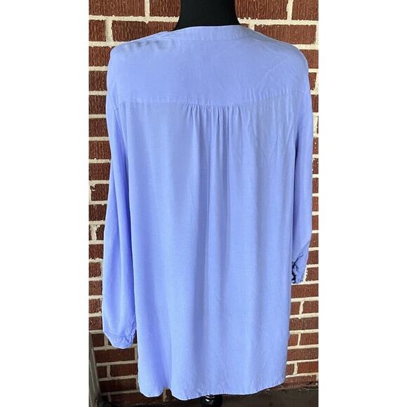Chico’s Lavender 100% Rayon Blouse Roll Tab Sleeves Size 2 (Large) - Picture 2 of 3